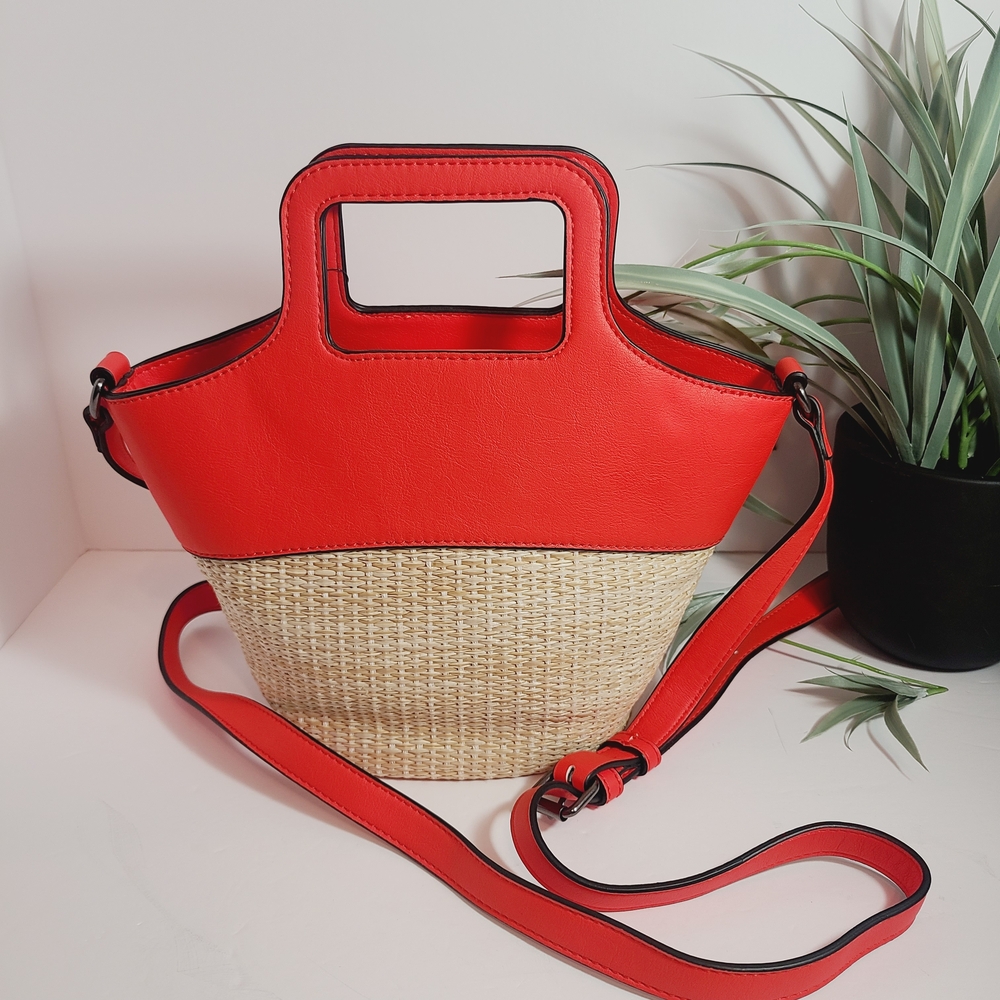 Simply Vera Red and Tan Women's Hand Bag - Picture 2 of 9